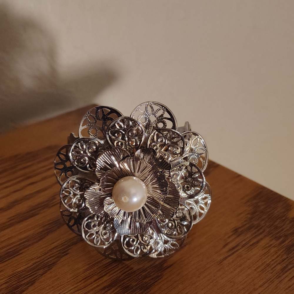 Elegant Silver Floral Ring with Pearl Accent